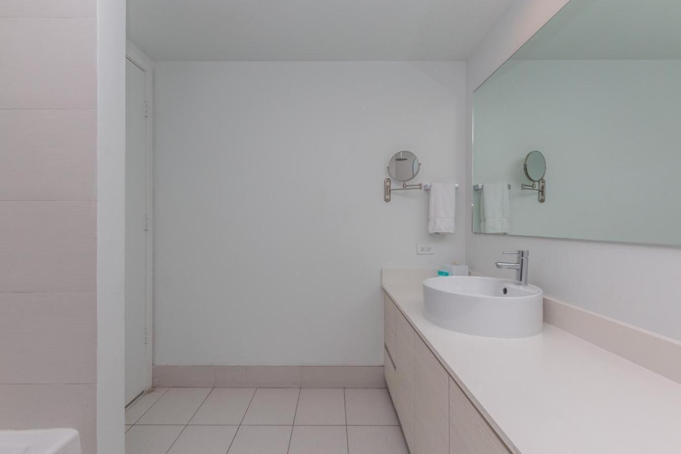 Modern One Bedroom Rental At Beach Walk Resort Miami 18Th Floor Hallandale Beach Kültér fotó