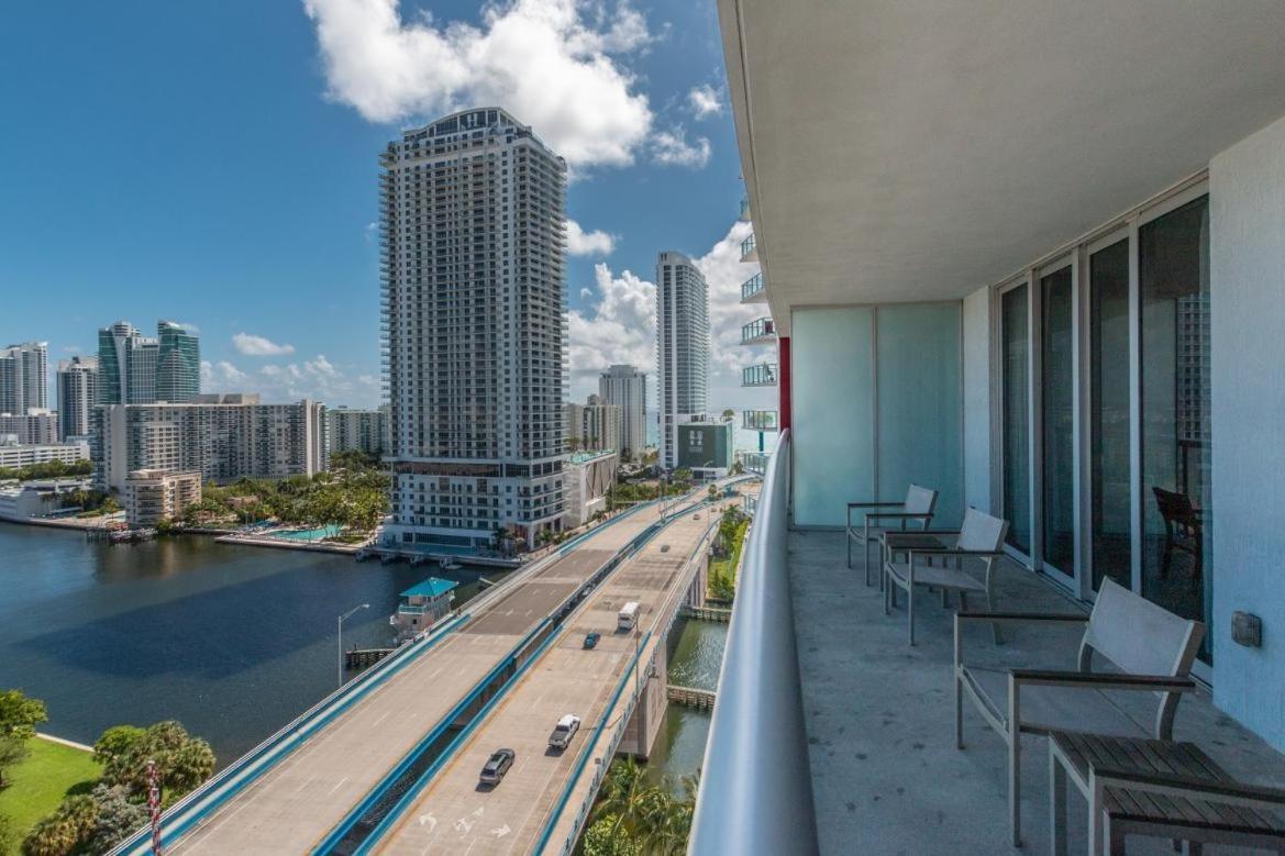 Modern One Bedroom Rental At Beach Walk Resort Miami 18Th Floor Hallandale Beach Kültér fotó