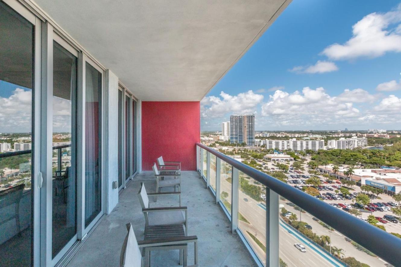 Modern One Bedroom Rental At Beach Walk Resort Miami 18Th Floor Hallandale Beach Kültér fotó